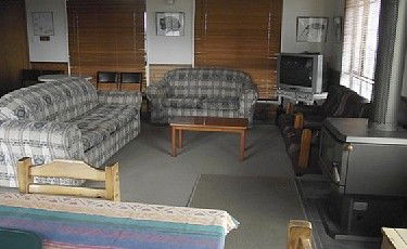 Hoveys Haus - Holiday Home - Tourism Canberra 1