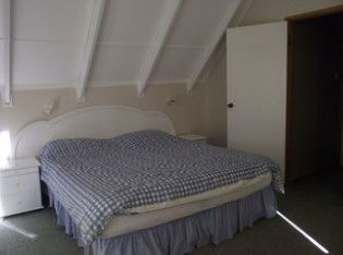 Ty-ar-y-bryn - Holiday Home - Tourism Canberra 0
