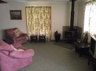 Ty-ar-y-bryn - Holiday Home - Tourism Canberra 2