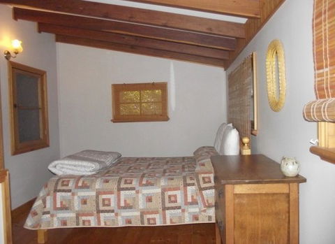 Cedarwood - Holiday Home - Tourism Canberra 4