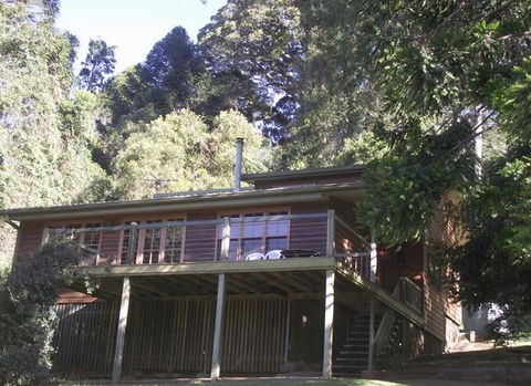 Cedarwood - Holiday Home - Tourism Canberra 5