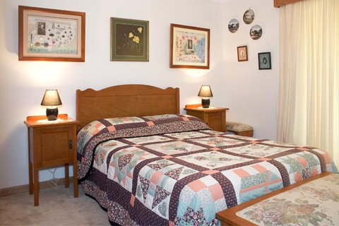 Rock-Al-Roy Bed And Breakfast - Tourism Canberra 1