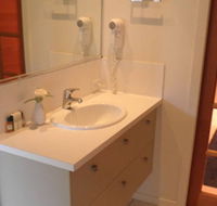 Ravensbourne Escape Silverwood Lodge - Tourism Canberra