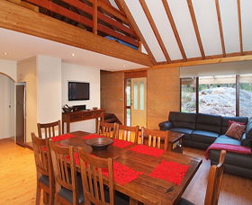 Woodstone Cottages - Tourism Canberra 0