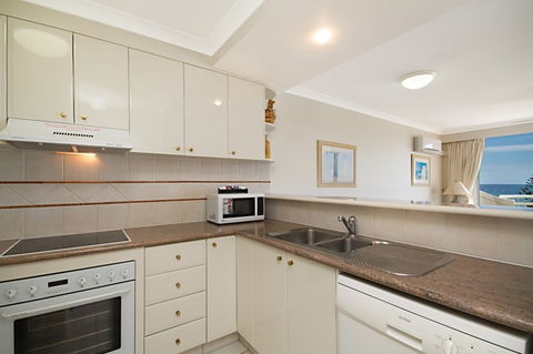 Burleigh Mediterranean Resort - Tourism Canberra 1