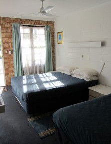 Surf Street Motel - Tourism Canberra 0