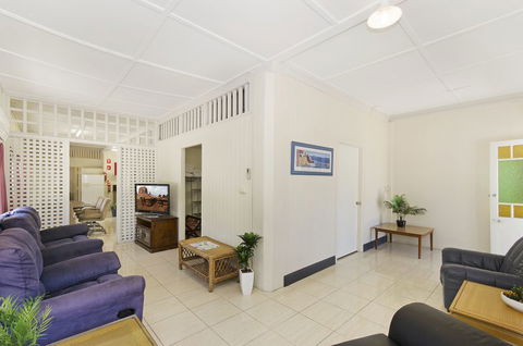 Strand Motel - Tourism Canberra 0