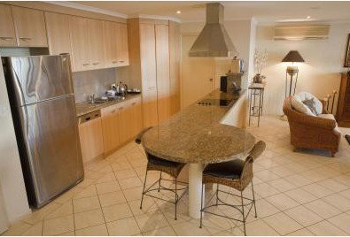Cairns Aquarius Holiday Apartments - Tourism Canberra 2