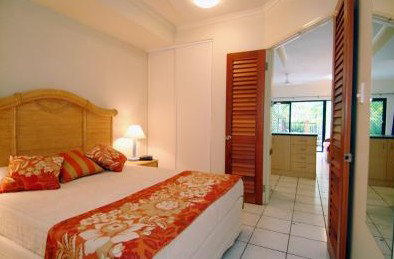 Comfort Suites Trinity Beach Club - Tourism Canberra 1