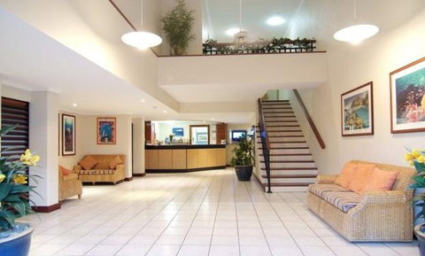 Comfort Suites Trinity Beach Club - Tourism Canberra 5