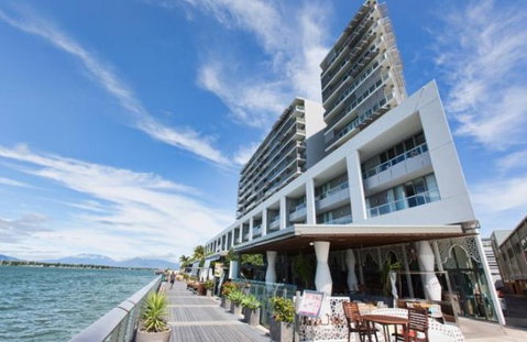 Cairns Harbour Lights Hotel - Tourism Canberra 5