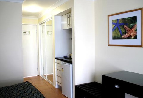 Centenary Motor Inn - Tourism Canberra 1
