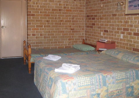 Beenleigh Village Motel - Tourism Canberra 2