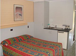 Emu Park Motel - Tourism Canberra 3