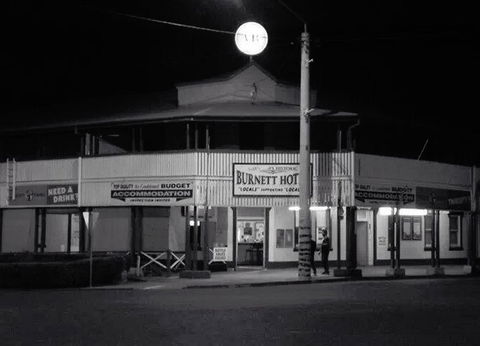 Burnett Hotel - Tourism Canberra 0