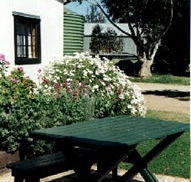 Dunalan Host Farm Cottage - Tourism Canberra