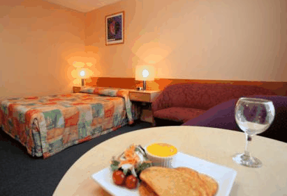 Heemskirk Motor Hotel - Tourism Canberra