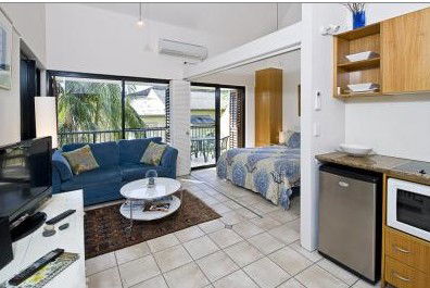 Julians Apartments - Tourism Canberra 0