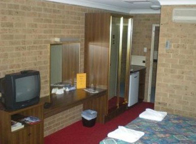 Tamworth Motor Inn - Tourism Canberra 2