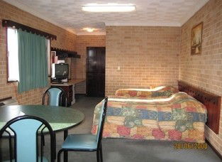 Alexander The Great Motel - Tourism Canberra 1