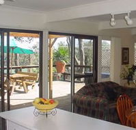 Lakeview Cottage - Tourism Canberra