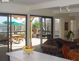 Lakeview Cottage - Tourism Canberra 0