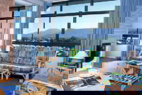 Cairns Sunshine Tower Hotel - Tourism Canberra 1