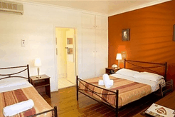 Easystay Motel - Tourism Canberra