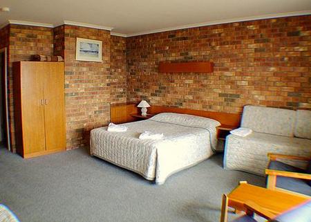 Comfort Inn Wisteria Lodge - Tourism Canberra 1