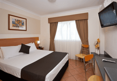 Cairns Queens Court - Tourism Canberra 1