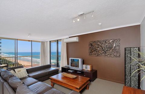 Boulevard Towers - Tourism Canberra 3