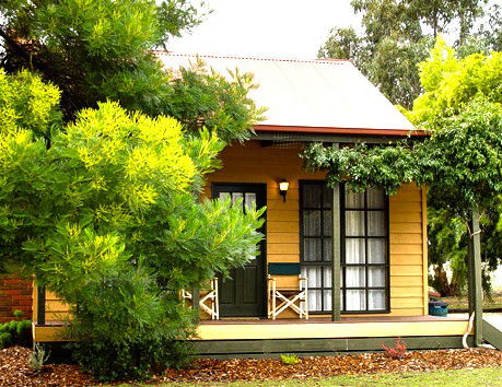 Mountain View Motor Inn And Holiday Lodges - Tourism Canberra 0