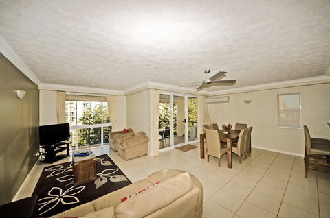 San Mateo On Broadbeach - Tourism Canberra 5