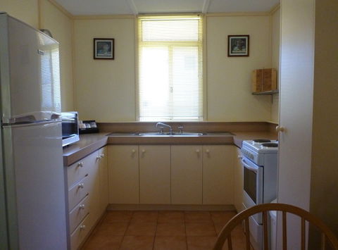 Park Avenue Holiday Units - Tourism Canberra 5