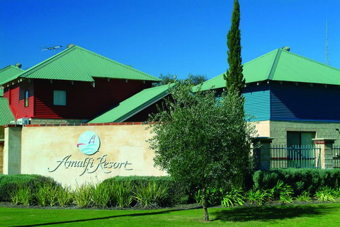 Amalfi Resort - Tourism Canberra 4