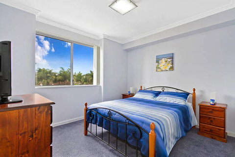 Lakeside Waterfront Apartment 18 - Tourism Canberra 0