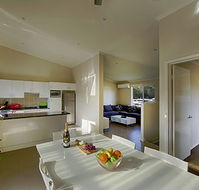 Middle Rock Holiday Resort - Tourism Canberra