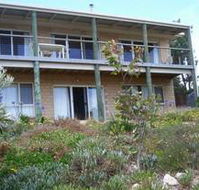 The Dog And Cockle Beach House - Tourism Canberra