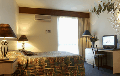 Club Laverton Motel - Tourism Canberra 1