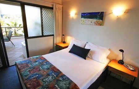 Burleigh On The Beach - Tourism Canberra 0