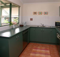 Cocos Beach Bungalows - Tourism Canberra
