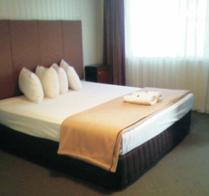 Country Plaza Motor Inn - Tourism Canberra 2