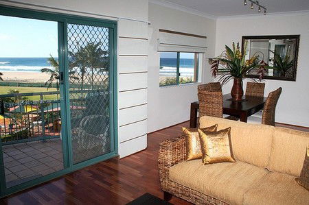 Currumbin Sands On The Beach - Tourism Canberra 0