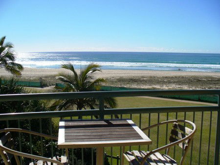 Currumbin Sands On The Beach - Tourism Canberra 4