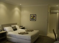 Lincoln Cottage Motor Inn - Tourism Canberra 1