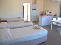 Lincoln Cottage Motor Inn - Tourism Canberra 2