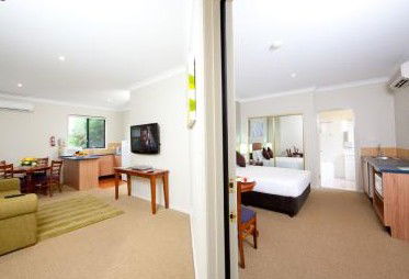 Pokolbin Hills Chateau Resort - Tourism Canberra 2