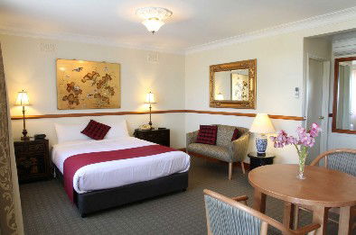 3 Explorers Motel - Tourism Canberra 1
