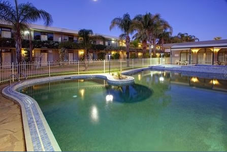 Sandors Motor Inn - Tourism Canberra 5