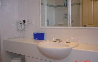 Best Western Macquarie Barracks Motor Inn - Tourism Canberra 1